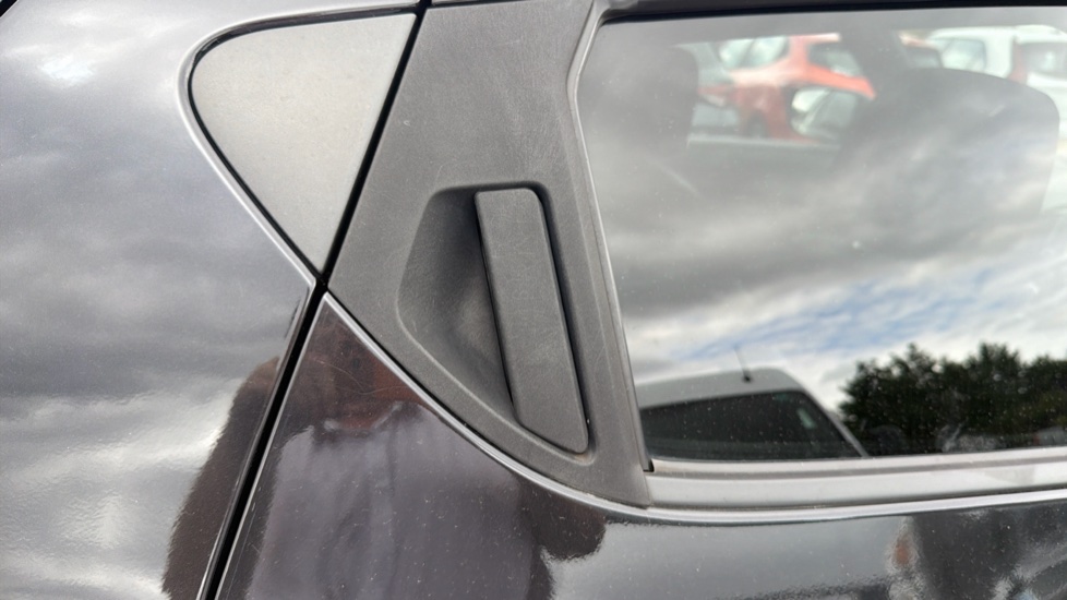 Nissan Juke 1.5 dCi N-Connecta 5dr Diesel Hatchback - Image 38