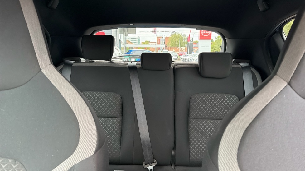 Nissan Juke 1.0 DiG-T 114 N-Connecta 5dr Petrol Hatchback - Image 15