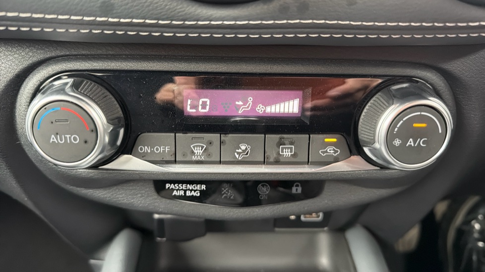 Nissan Juke 1.0 DiG-T 114 N-Connecta 5dr Petrol Hatchback - Image 26