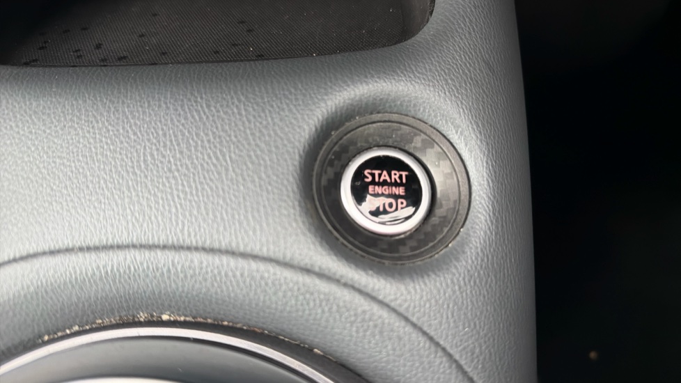 Nissan Juke 1.0 DiG-T 114 N-Connecta 5dr Petrol Hatchback - Image 28
