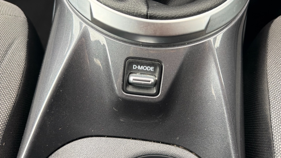 Nissan Juke 1.0 DiG-T 114 N-Connecta 5dr Petrol Hatchback - Image 29