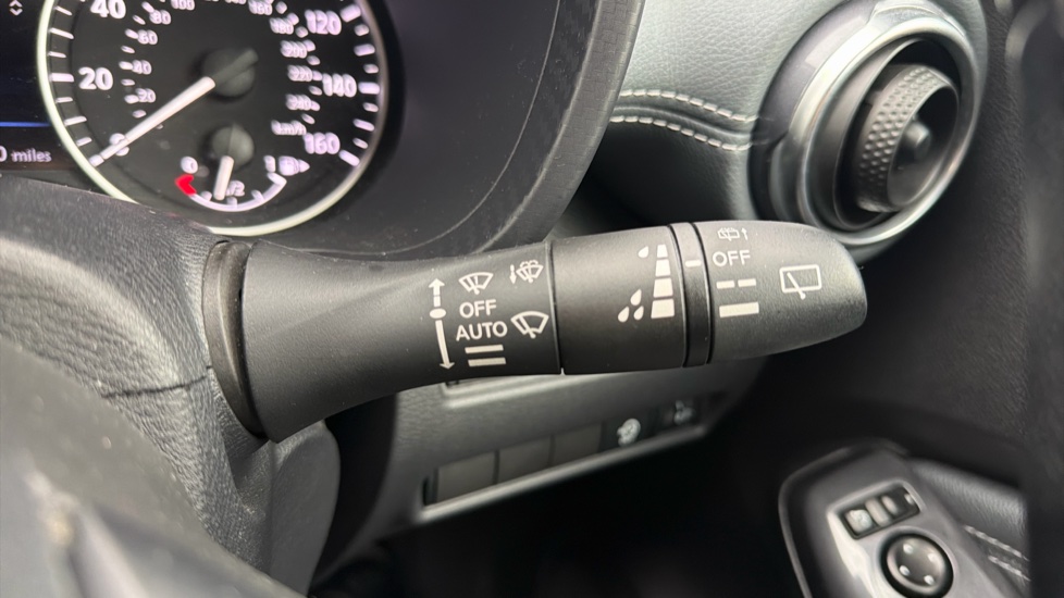 Nissan Juke 1.0 DiG-T 114 N-Connecta 5dr Petrol Hatchback - Image 34