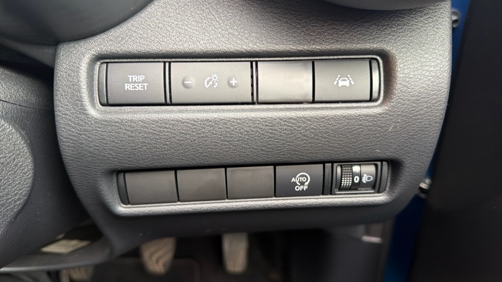 Nissan Juke 1.0 DiG-T 114 N-Connecta 5dr Petrol Hatchback - Image 35