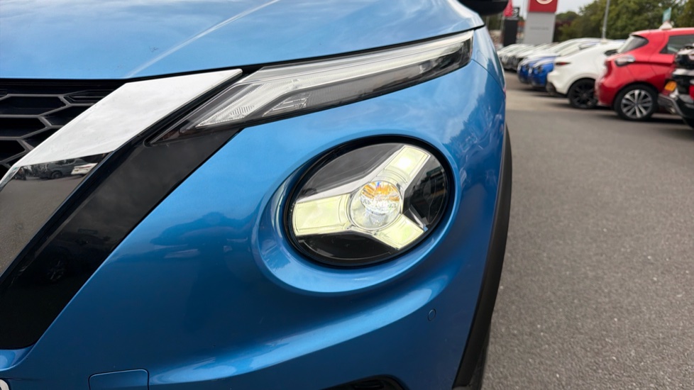 Nissan Juke 1.0 DiG-T 114 N-Connecta 5dr Petrol Hatchback - Image 38