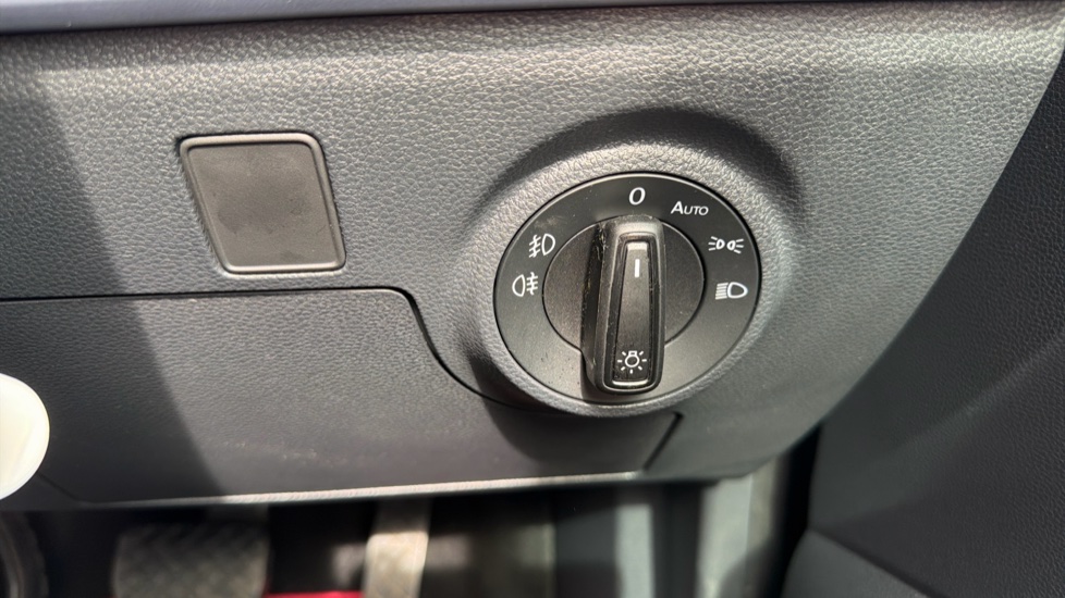 SEAT Arona 1.0 TSI 110 FR 5dr DSG Petrol Hatchback - Image 33