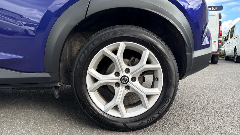 Nissan Juke 1.0 DiG-T 114 N-Connecta 5dr DCT Petrol Hatchback - Image 7
