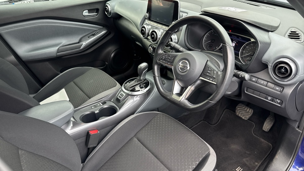 Nissan Juke 1.0 DiG-T 114 N-Connecta 5dr DCT Petrol Hatchback - Image 11