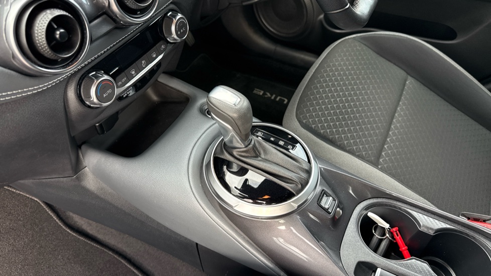Nissan Juke 1.0 DiG-T 114 N-Connecta 5dr DCT Petrol Hatchback - Image 13