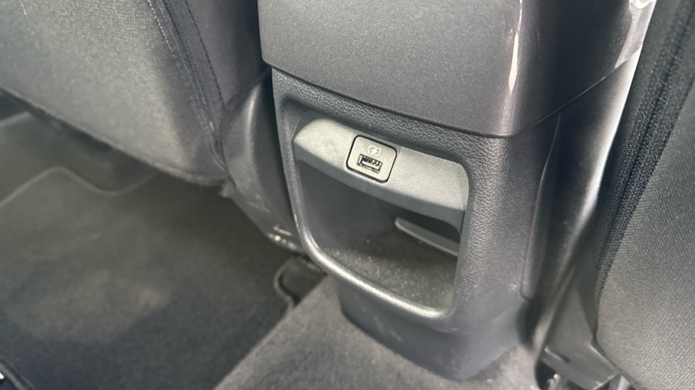 Nissan Juke 1.0 DiG-T 114 N-Connecta 5dr DCT Petrol Hatchback - Image 42