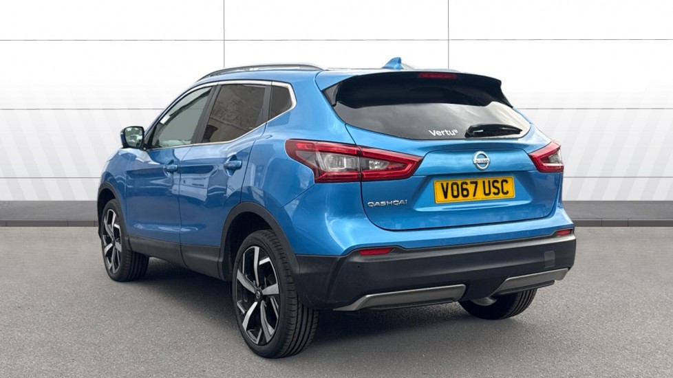 Nissan Qashqai 1.6 dCi Tekna 5dr Diesel Hatchback - Image 2