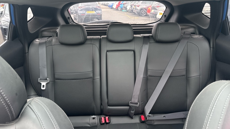 Nissan Qashqai 1.6 dCi Tekna 5dr Diesel Hatchback - Image 15
