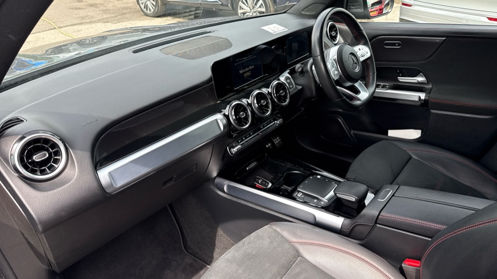 Mercedes-Benz GLB 200 AMG Line 5dr 7G-Tronic Petrol Estate - Image 9