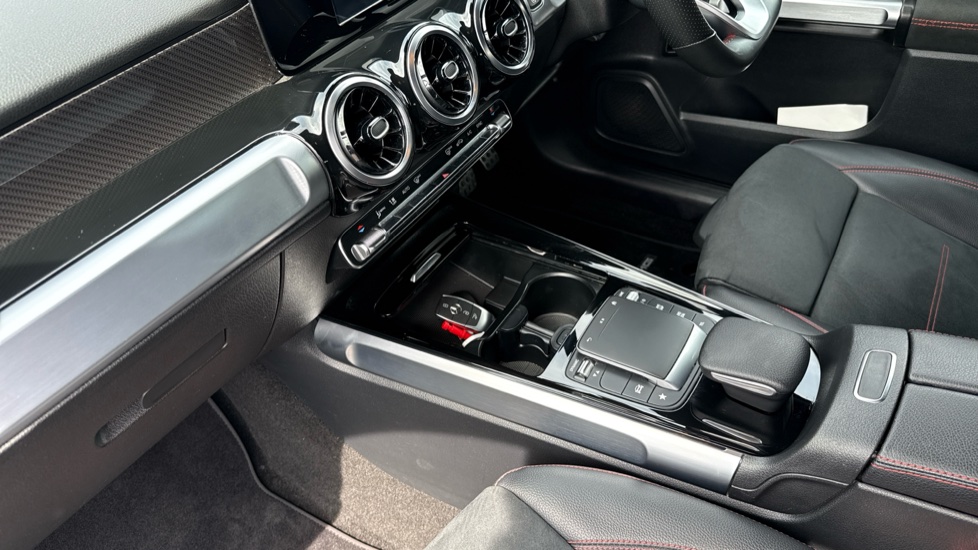 Mercedes-Benz GLB 200 AMG Line 5dr 7G-Tronic Petrol Estate - Image 13