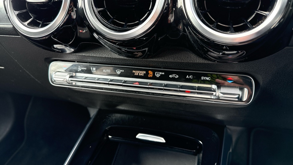 Mercedes-Benz GLB 200 AMG Line 5dr 7G-Tronic Petrol Estate - Image 26