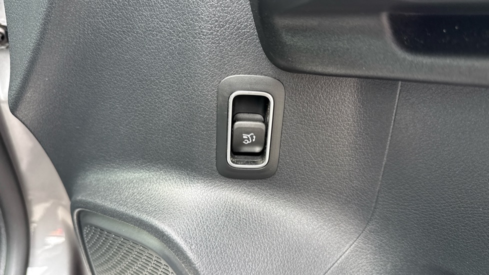 Mercedes-Benz GLB 200 AMG Line 5dr 7G-Tronic Petrol Estate - Image 34