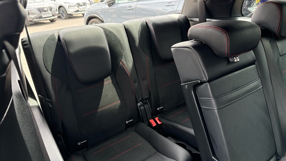 Mercedes-Benz GLB 200 AMG Line 5dr 7G-Tronic Petrol Estate - Image 37