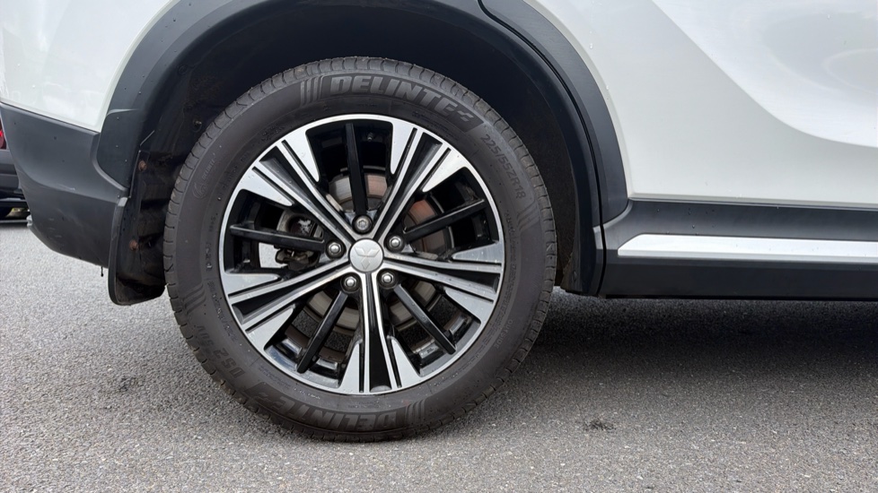 Mitsubishi Eclipse Cross 1.5 3 5dr CVT 4WD Petrol Hatchback - Image 7