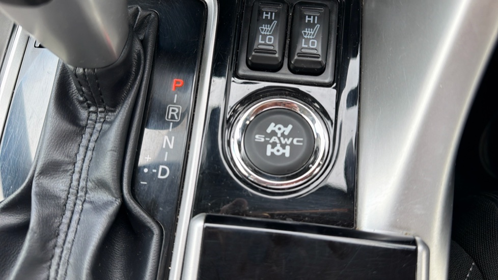 Mitsubishi Eclipse Cross 1.5 3 5dr CVT 4WD Petrol Hatchback - Image 26