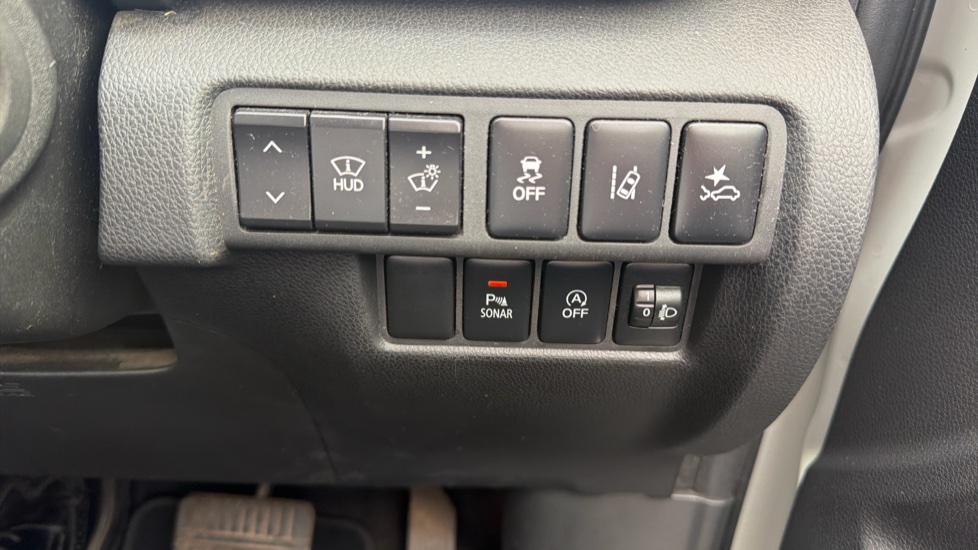 Mitsubishi Eclipse Cross 1.5 3 5dr CVT 4WD Petrol Hatchback - Image 34