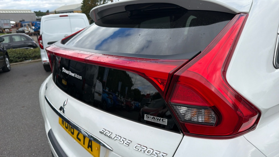 Mitsubishi Eclipse Cross 1.5 3 5dr CVT 4WD Petrol Hatchback - Image 37