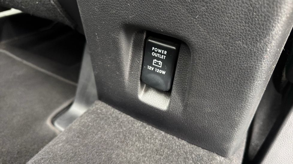 Mitsubishi Eclipse Cross 1.5 3 5dr CVT 4WD Petrol Hatchback - Image 40