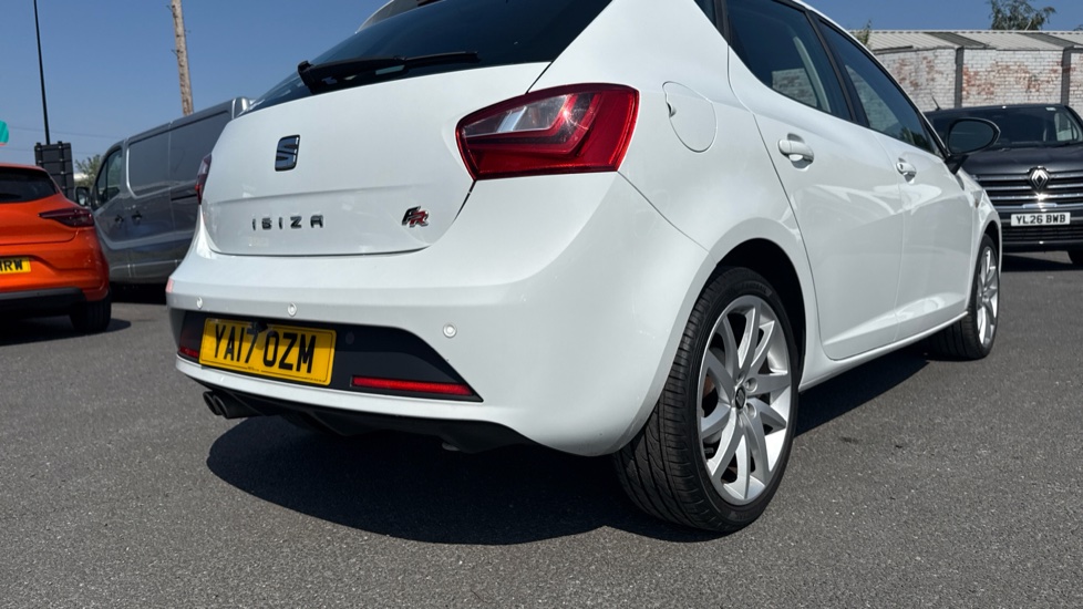 SEAT Ibiza 1.2 TSI 90 FR Technology 5dr Petrol Hatchback - Image 29