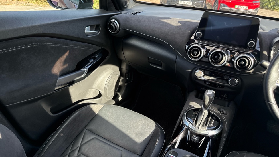 Nissan Juke 1.0 DiG-T 114 Tekna+ 5dr DCT Petrol Hatchback - Image 14