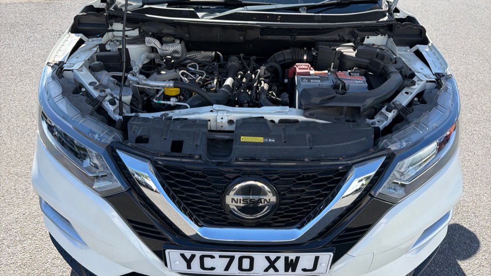 Nissan Qashqai 1.3 DiG-T 160 N-Connecta 5dr DCT Petrol Hatchback - Image 8