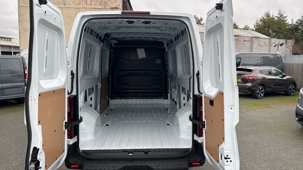 Nissan Interstar F35 L3 Diesel 2.0 dci 130ps H2 Acenta Van - Image 4