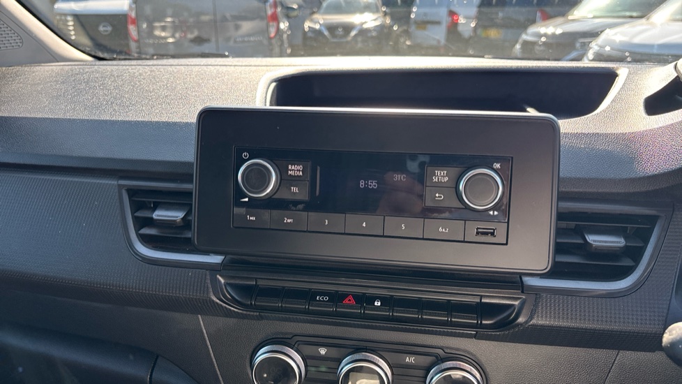 Renault Kangoo L2 E-Tech LL21 90kW 44kWh Start Van Auto - Image 12