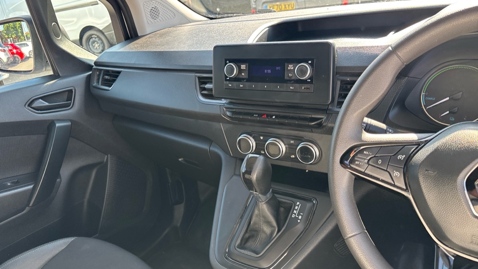 Renault Kangoo L2 E-Tech LL21 90kW 44kWh Start Van Auto - Image 14