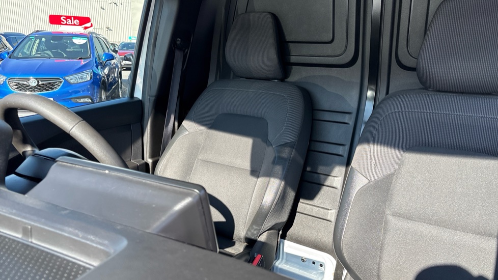 Renault Kangoo L2 E-Tech LL21 90kW 44kWh Start Van Auto - Image 15