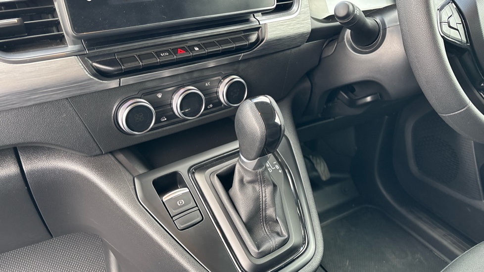 Renault Kangoo L2 E-Tech LL21 90kW 44kWh Advance [Safety] Van Auto - Image 13