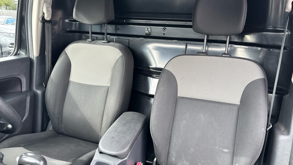 Renault Kangoo Ze Electric ML20 44kW 33kWh Business+ i-Van Auto - Image 15