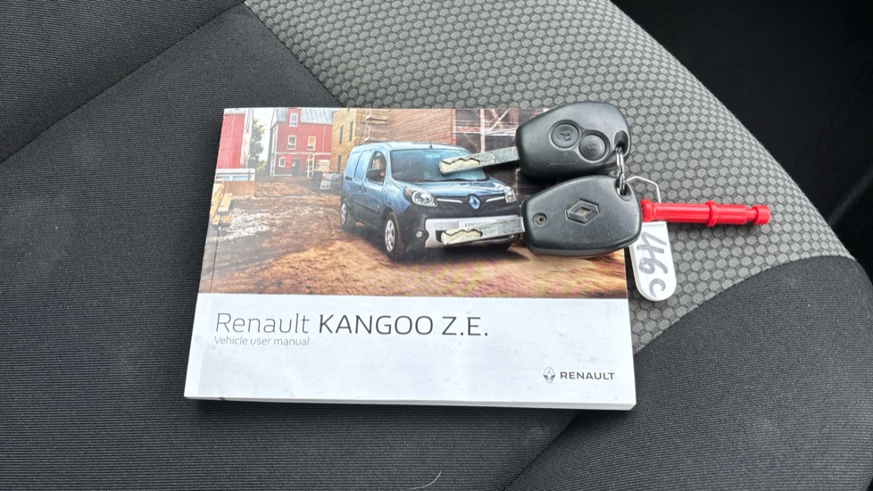 Renault Kangoo Ze Electric ML20 44kW 33kWh Business+ i-Van Auto - Image 19