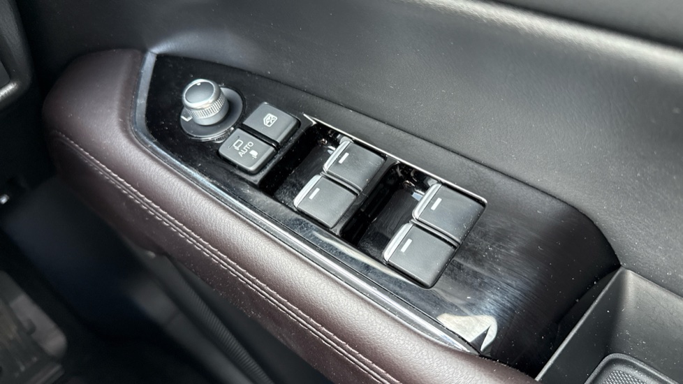 Mazda CX-5 2.0 e-Skyactiv G MHEV Takumi 5dr Auto Petrol Estate - Image 30