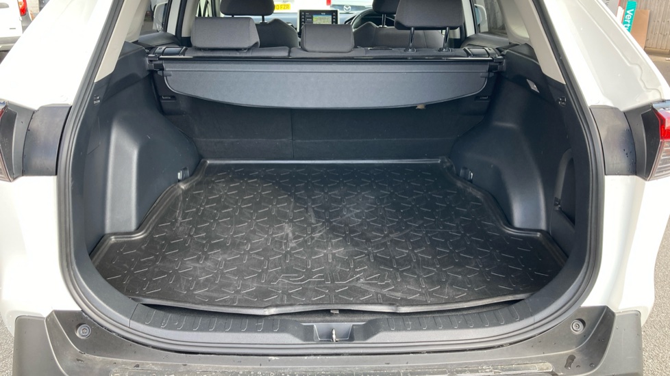 Toyota RAV4 2.5 VVT-i Hybrid Design 5dr CVT Hybrid Estate - Image 4