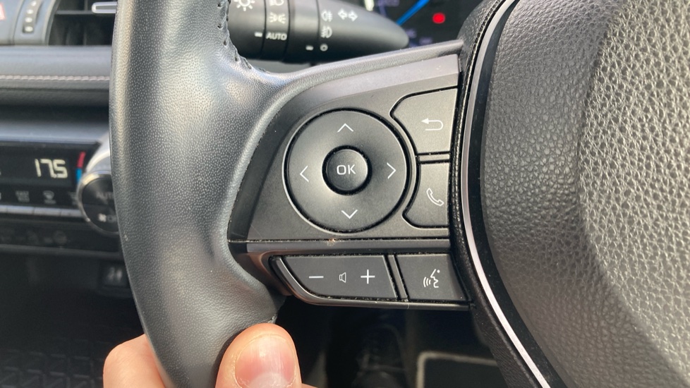Toyota RAV4 2.5 VVT-i Hybrid Design 5dr CVT Hybrid Estate - Image 33