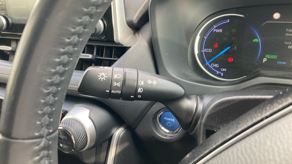 Toyota RAV4 2.5 VVT-i Hybrid Design 5dr CVT Hybrid Estate - Image 34