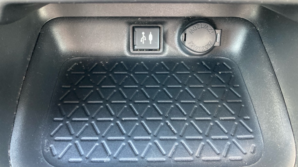 Toyota RAV4 2.5 VVT-i Hybrid Design 5dr CVT Hybrid Estate - Image 48