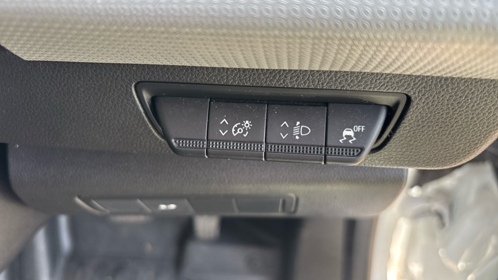 Nissan Townstar L1 Electric 90kW Tekna Van Auto 45kWh - Image 22