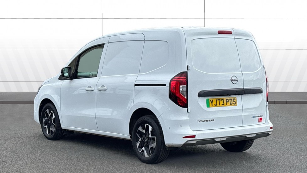 Nissan Townstar L1 Electric 90kW Tekna+ Van Auto 45kWh - Image 2