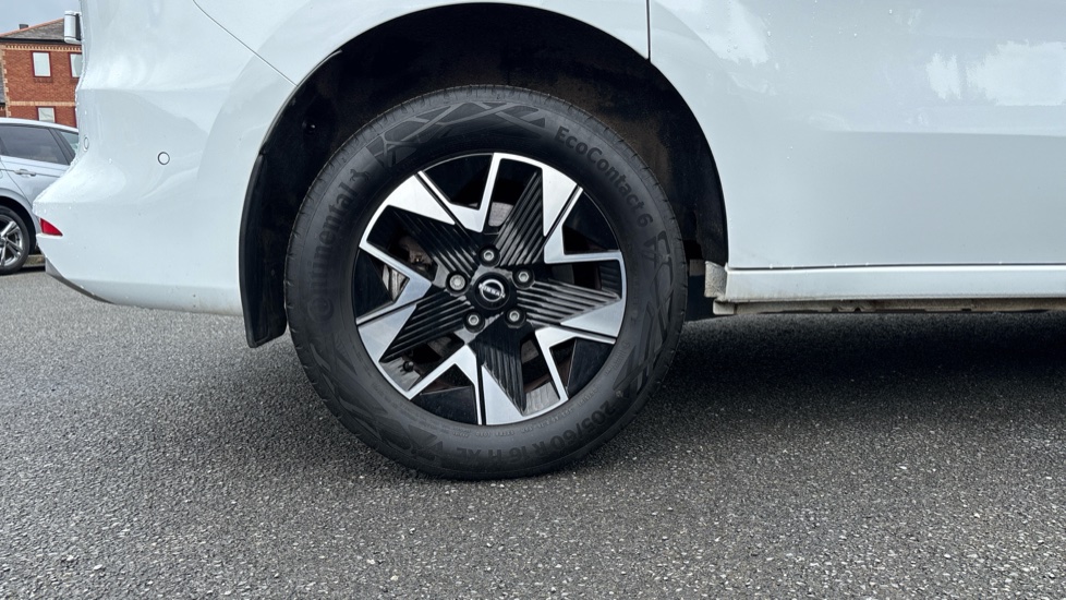 Nissan Townstar L1 Electric 90kW Tekna+ Van Auto 45kWh - Image 7