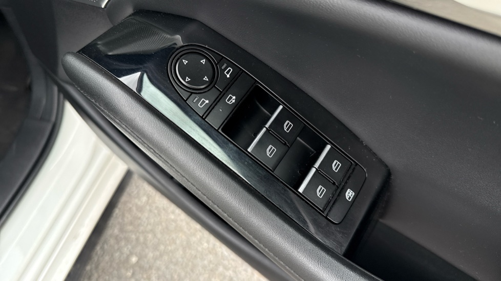 Mazda 3 2.0 Skyactiv X MHEV GT Sport 5dr Petrol Hatchback - Image 35