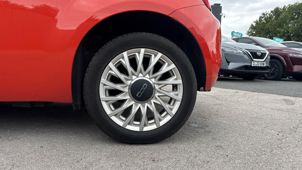 Fiat 500 1.0 Mild Hybrid Dolcevita [Part Leather] 3dr Petrol Hatchback - Image 7