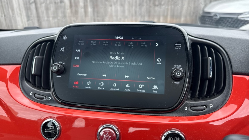 Fiat 500 1.0 Mild Hybrid Dolcevita [Part Leather] 3dr Petrol Hatchback - Image 12