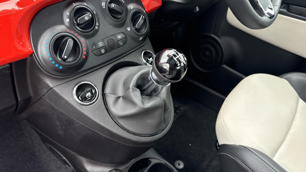 Fiat 500 1.0 Mild Hybrid Dolcevita [Part Leather] 3dr Petrol Hatchback - Image 13