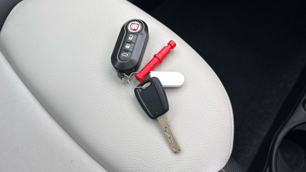 Fiat 500 1.0 Mild Hybrid Dolcevita [Part Leather] 3dr Petrol Hatchback - Image 20