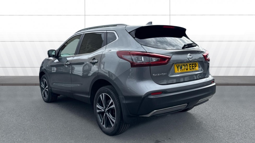 Nissan Qashqai 1.3 DiG-T N-Connecta 5dr [Glass Roof Pack] Petrol Hatchback - Image 2