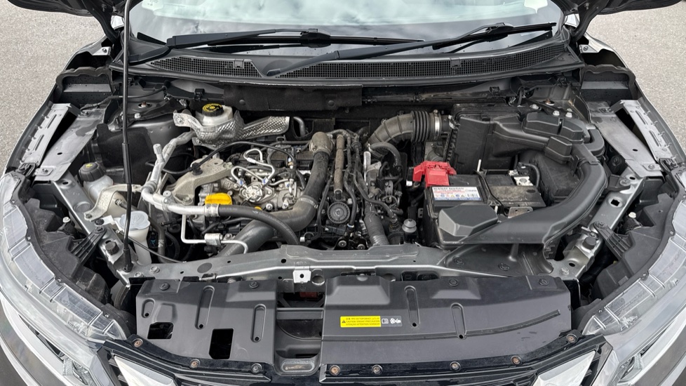 Nissan Qashqai 1.3 DiG-T N-Connecta 5dr [Glass Roof Pack] Petrol Hatchback - Image 8